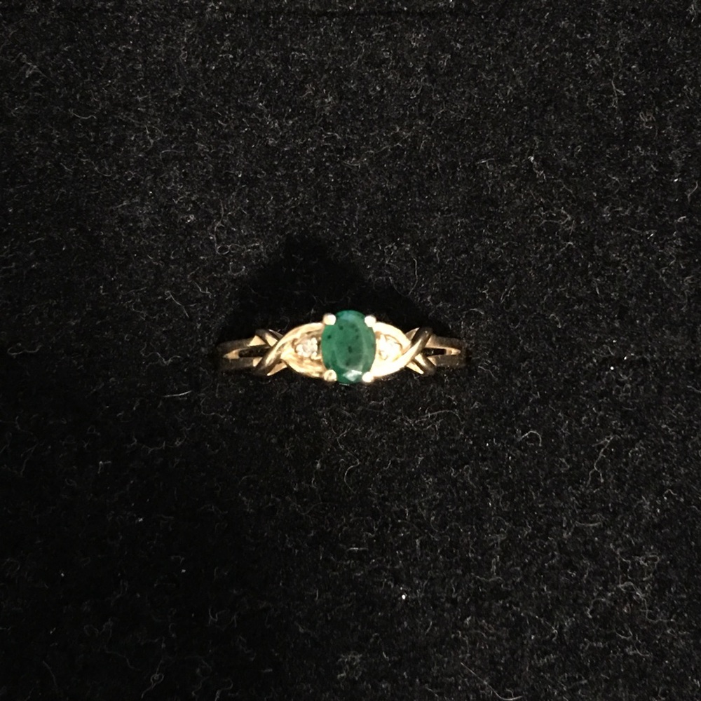 14K Gold Emerald Ring